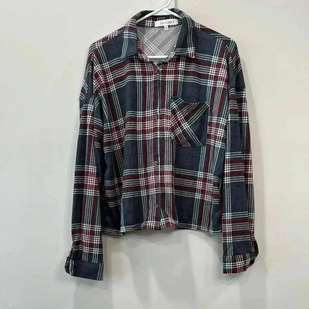 Eden & Olivia Women's Plaid Button-Down Crop Shirt - Size M